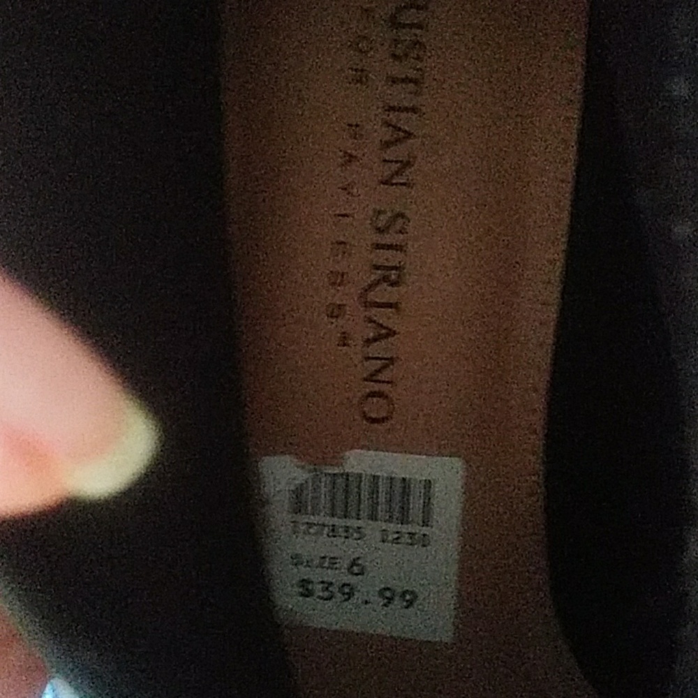 Heels - Picture 3 of 4
